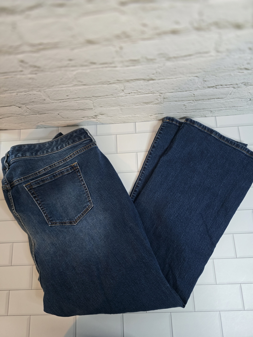 torrid Medium Wash Mid-rise Slim Boot Jeans Sz 22S